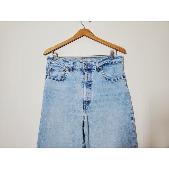 Levis Premium Ribcage Flare Jeans Womens 31 Blue High-Rise Button Fly LIGHT WASH - Picture 3 of 14